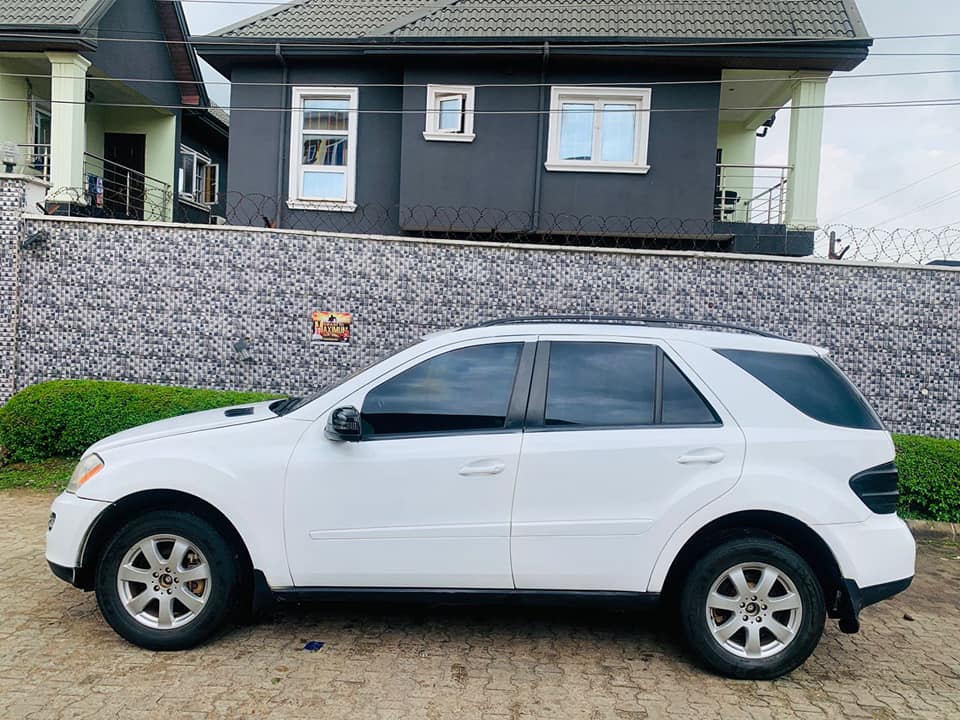 A picture of ML350 2006 model for sale