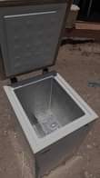 A picture of nauza freezer lita 100 na godoro