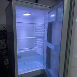 A picture of Tumeshusha tena mzigo wa vitu na mashines mbalimbali kwa matumizi