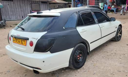 A picture of  Toyota Altezza Beams 2000 Full ac Android radio Price