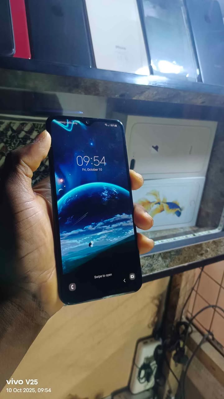 A picture of UK used Samsung Galaxy A30