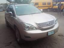 A picture of 2004 Lexus 2004
