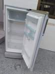 A picture of Mwenye bahat aje abebe Samsung fridge nzuri ina water dispenser