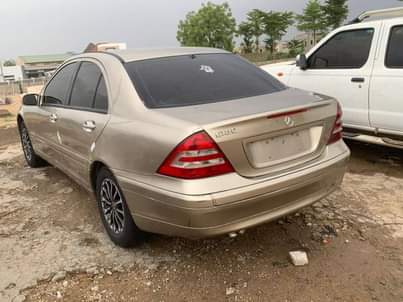 A picture of Mercedes Benz C180 4plugs engine