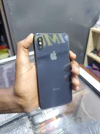 A picture of Iphone X