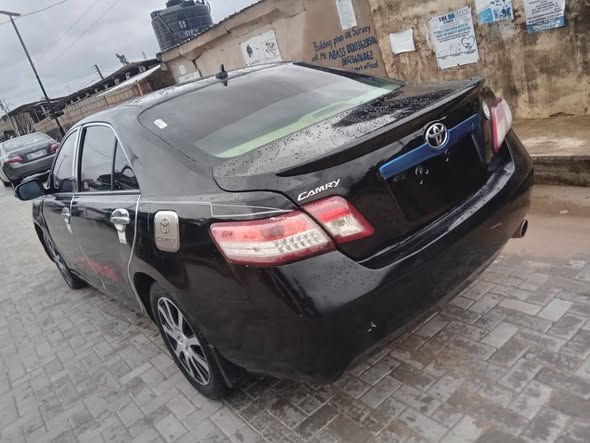 A picture of Toyota Camry 0 8