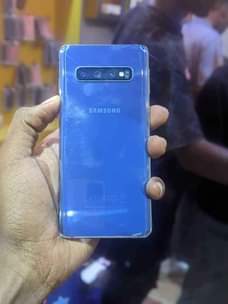 A picture of Samsung s10 128gb