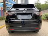 A picture of Toyota Harrier 2015 Model