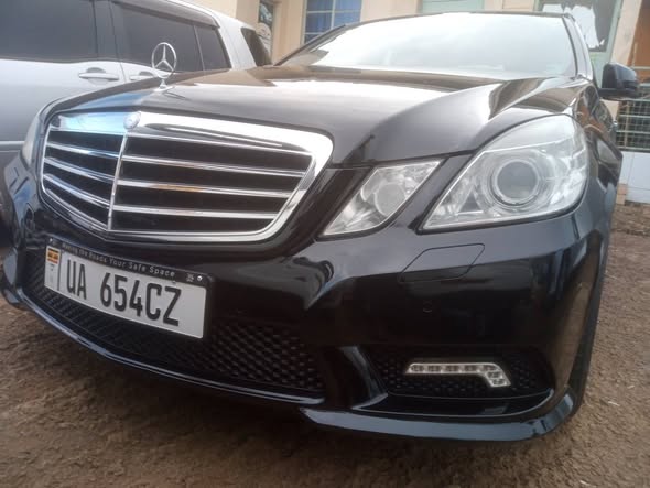 A picture of Mercedes Benz e300