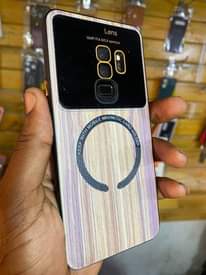 A picture of Samsung s9 pluss