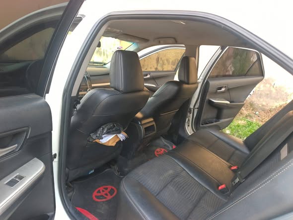 A picture of Toyota Camry used 2013 model everything is working perfectly just
