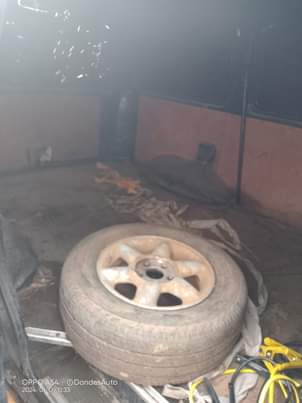 A picture of Hyundai H200 barley used untouched Engine and gear at owner