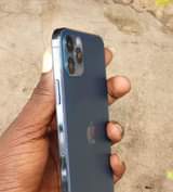 A picture of Iphone 12 copy gb 512 ram 6
