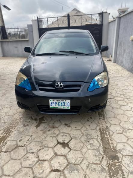 A picture of Awoof Deal Toyota Corolla Obama 2006