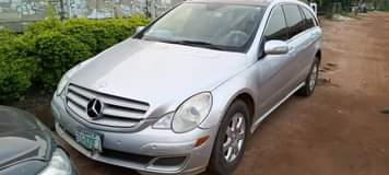 A picture of Registered 2006 Mercedes Benz r 350