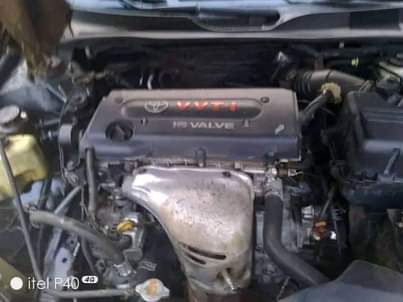 A picture of 2004 Toyota Camry LE 4dr saloon