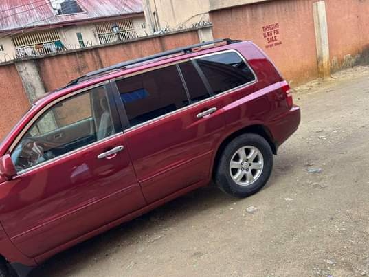 A picture of Neatly used and well maintained Toyota Highlander in good working