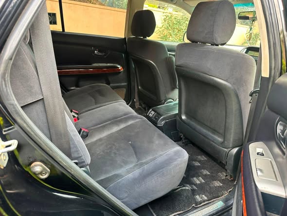 A picture of 2006 Toyota Harrier 2006