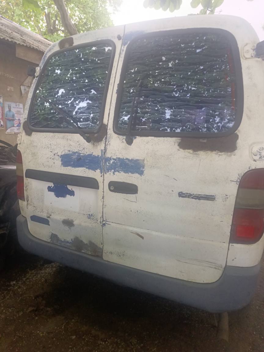 A picture of Good news motors Toyota Hiace bus working perfect okay 4.1m
