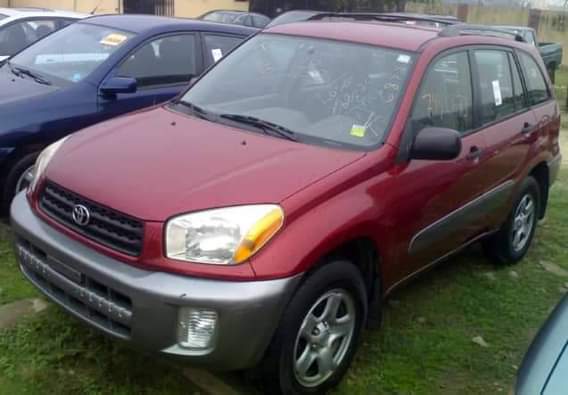 A picture of Toyota Rav4 2004 all the papers are complete Nothing to