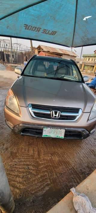 A picture of 2005 Honda crv