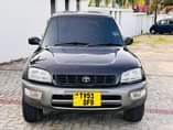 A picture of TOYOTA RAV4 BEI 13M