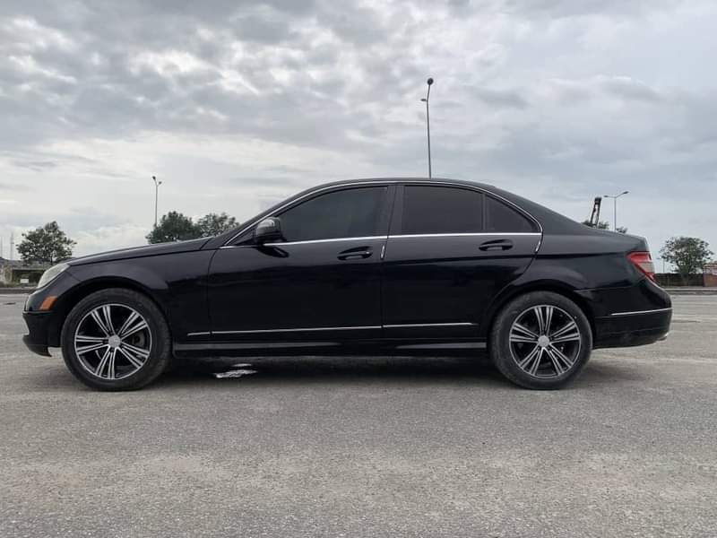 A picture of Extremely clean 2009 2010 C300 Mercedes Benz Silent Engine Untampered