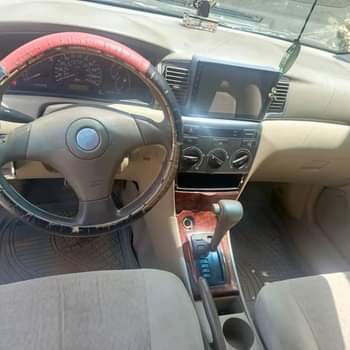 A picture of Toyota Corolla 04