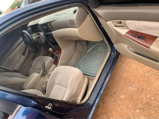 A picture of Toyota Corolla 2004