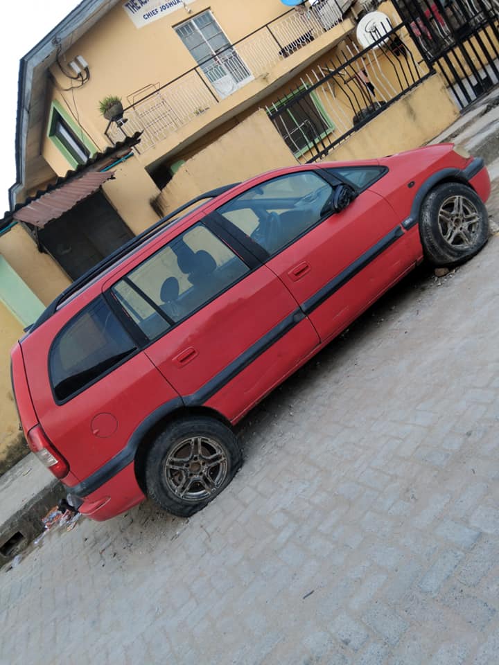 A picture of Opel zafera 08038587752