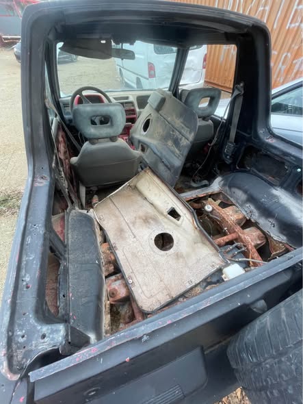 A picture of Zusuki Jeep