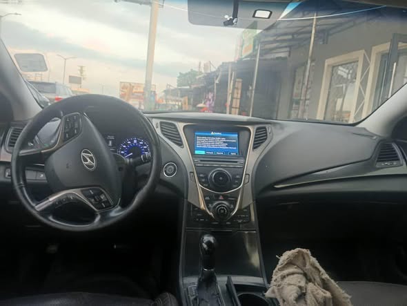 A picture of 2013 Car hyundai