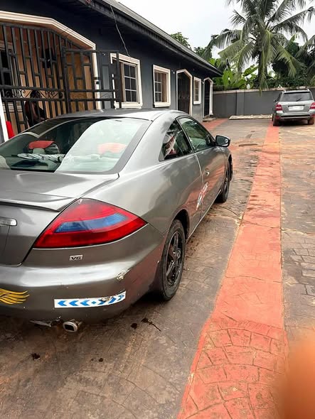 A picture of 05 Honda accord