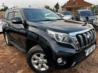 A picture of Toyota Land Cruiser model 2015 140M
