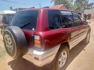 A picture of RAV4 old IMEPAUKA Auto M 3 8 chap 0745999208 0686307512