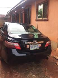 A picture of 2009 Toyota Camry with everything working perfectly nothing to fix