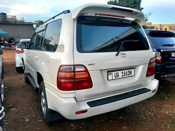 A picture of V8 diesel for sale 45millions call 0755622807