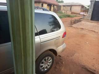 A picture of 2002 Toyota Sienna Nigeria used