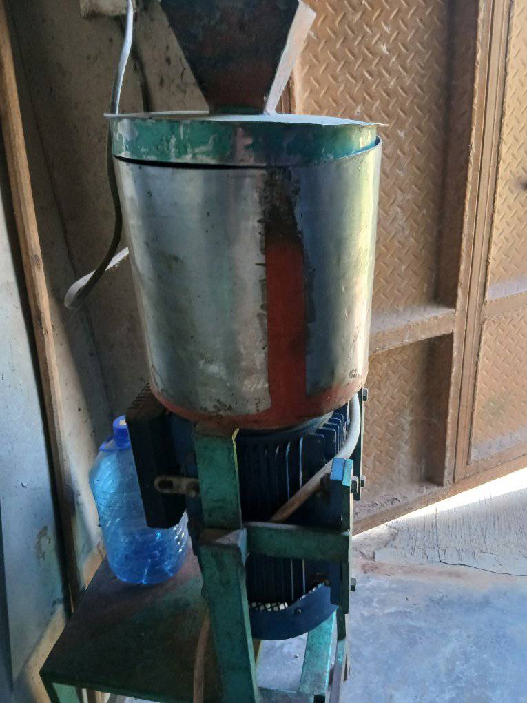 A picture of Ground nuts grinder