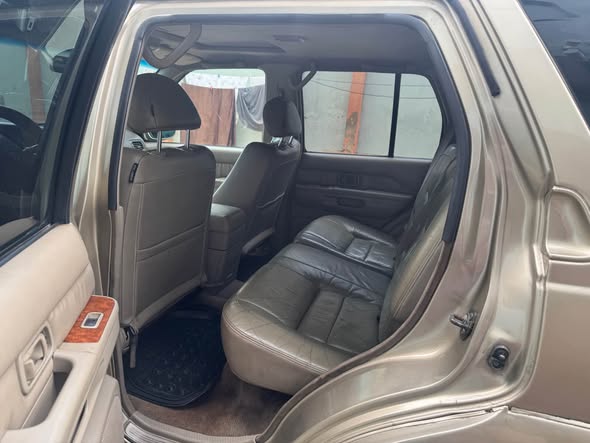 A picture of Nissan Qx4 2005