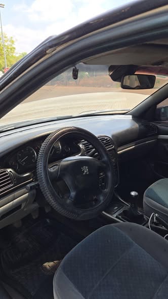 A picture of 2004 Peugeot 406