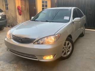 A picture of TOYOTA CAMRY XLE