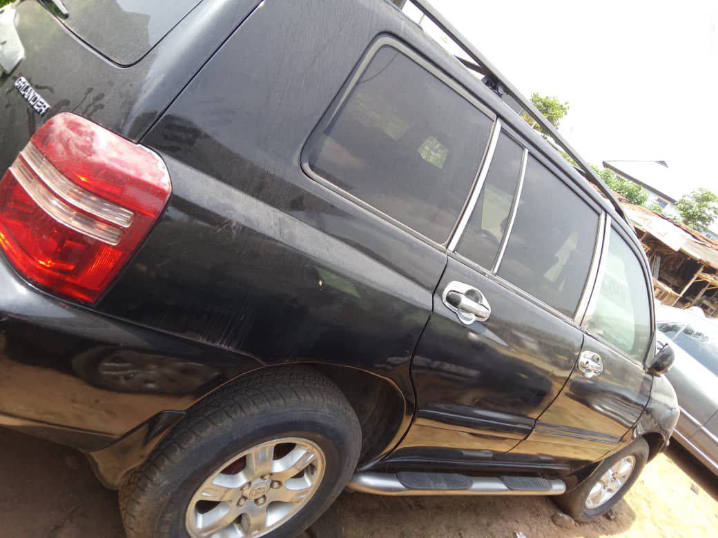 A picture of Toyota Highlander 05 Price 3 7m Engine gear AC Interior