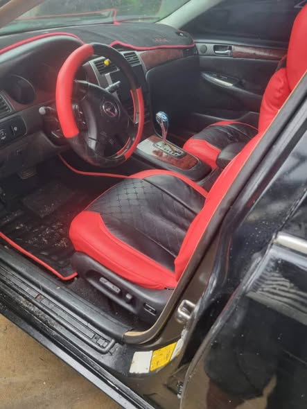 A picture of Lexus es330