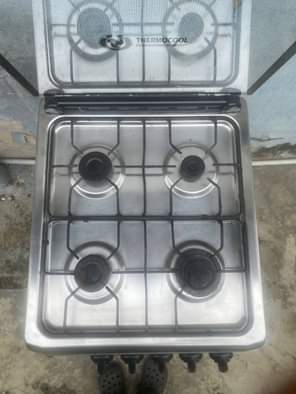 A picture of Uk Used Thermacool 4 Burner Cooker With Oven Chamber Use