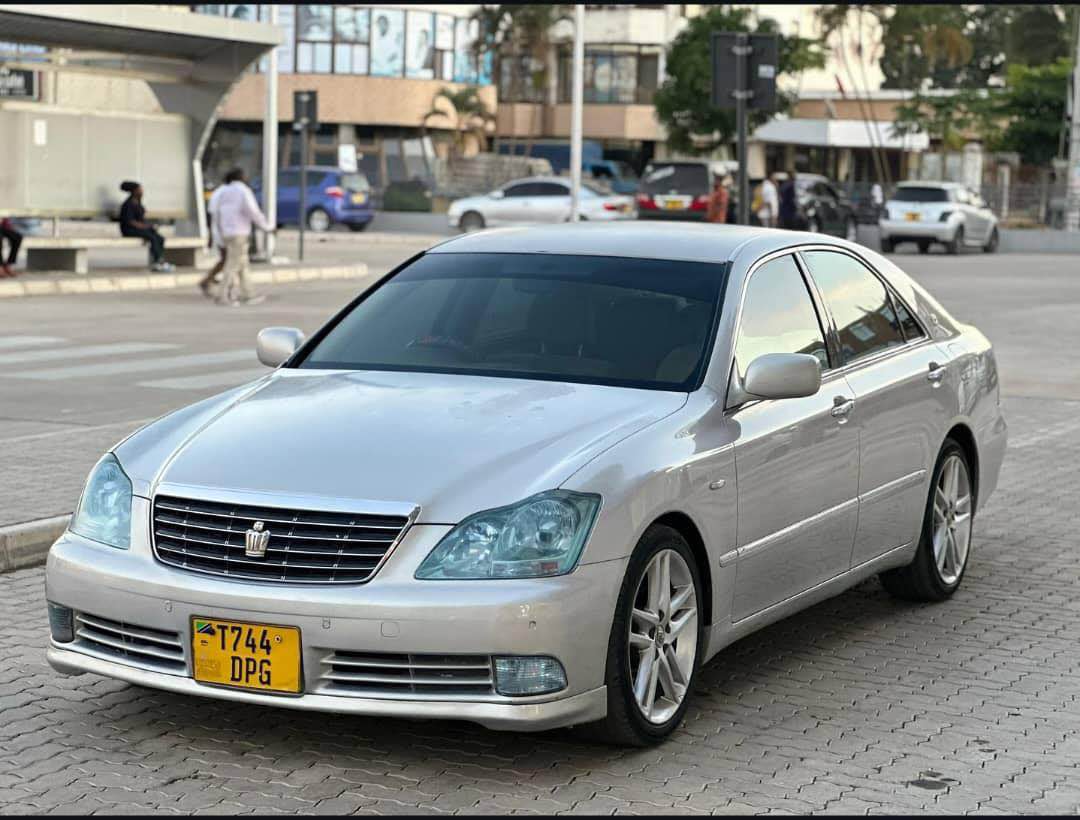 toyota crown