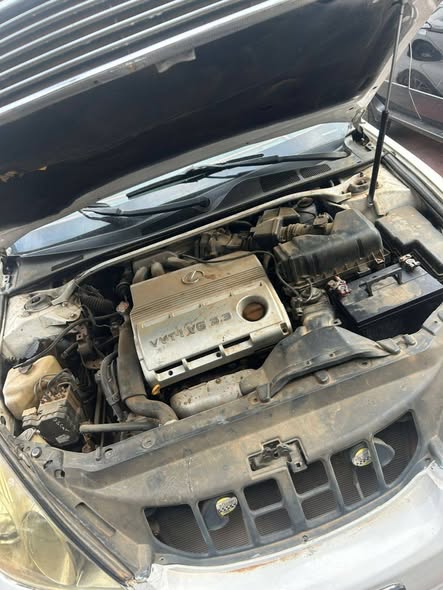 A picture of Lexus es 300 2005 Engine Gear Ac chilling 07067823831
