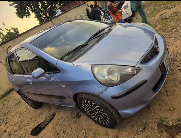 A picture of Distress alert Super sharp Honda jazz 2008 model with everything