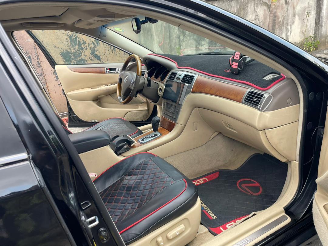 A picture of Lexus Es 330