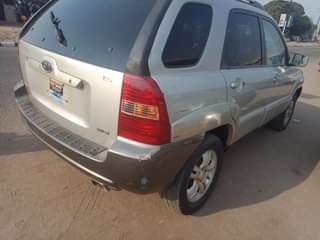 A picture of 2006 KIA sportage